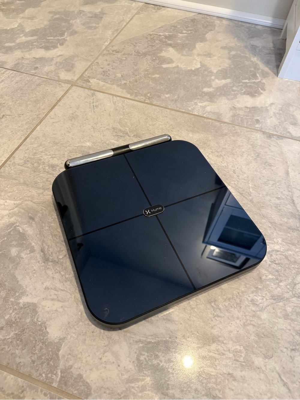 Hume Pod - Body Composition Smart Scale - Picture 2 of 2
